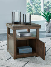 Load image into Gallery viewer, T738-3 End Table