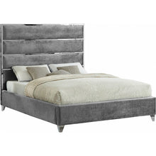 Load image into Gallery viewer, Zuma Velvet Bed