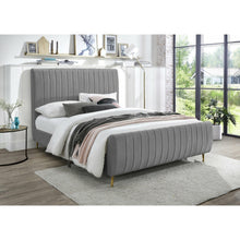 Load image into Gallery viewer, Zara Velvet Bed