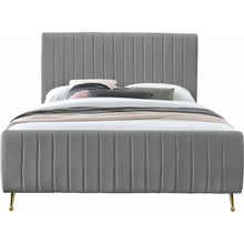 Load image into Gallery viewer, Zara Velvet Bed