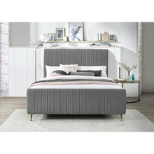 Load image into Gallery viewer, Zara Velvet Bed